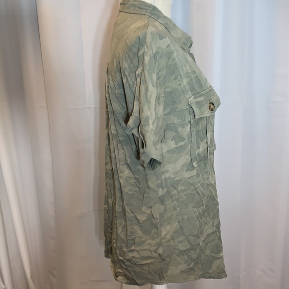 New! Maurices Button Down Camo Top - Picture 3 of 7